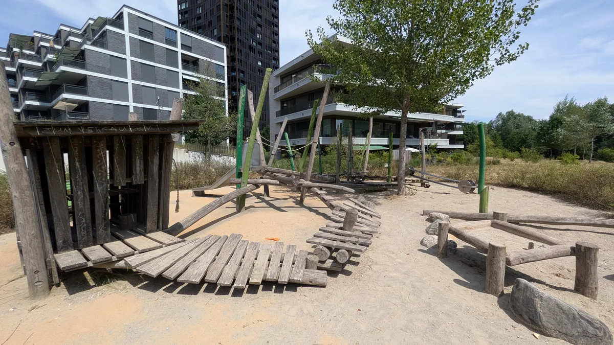 Der Spielplatz ist super. Impressionen aus einem Park.